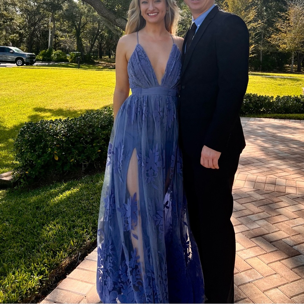 Gorgeous maxi blue dress with mesh detail - Picture 2 of 7